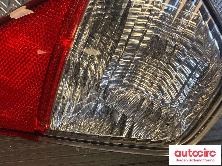 Baklykt fra støtfanger til Mitsubishi Outlander 2015-->> (Type III, Fase 2)  (MITSUBISHI|8336A154|)