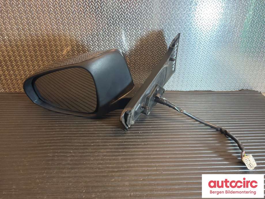 Speil venstre til Toyota Yaris 2012-2014 (Type III, Fase 1) (TOYOTA|879400D590|)