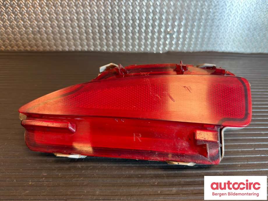 Refleksplate til Toyota Yaris, 2012-2014 (Type III, Fase 1) (TOYOTA|815800D060)