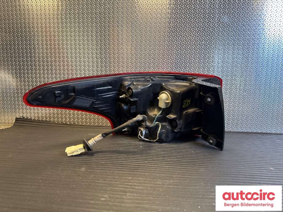 Baklykt høyre til Mitsubishi Outlander 2015-->> (Type III, Fase 2) (MITSUBISHI|8330A998|)