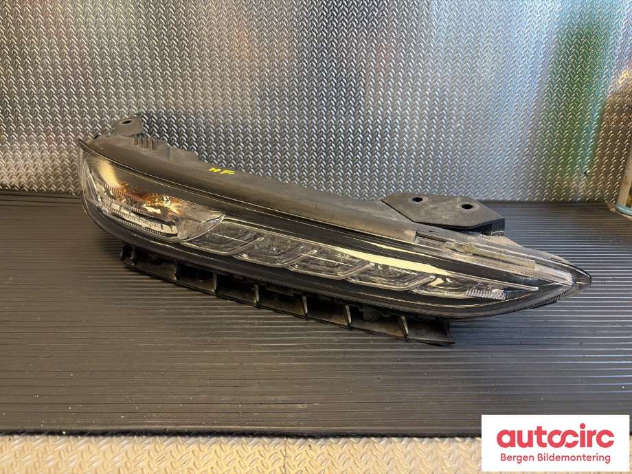 Frontlykt høyre halogen til Hyundai Kona, 2017-2021 (Type I, Fase 1)  (HYUNDAI|92208J 9000)