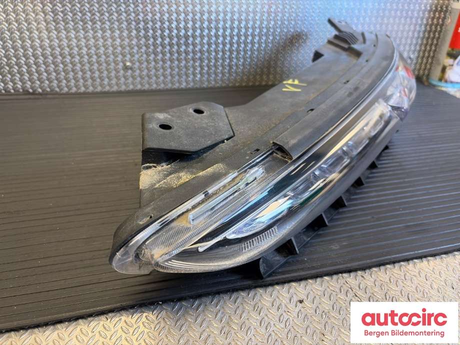 Frontlykt venstre halogen til Hyundai Kona 2017-2021 (Type I, Fase 1)  (HYUNDAI|92207J 9000|)