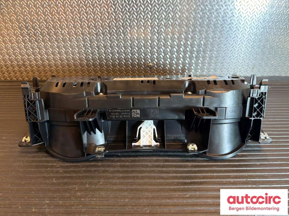 Instrumentpanel til VW Golf Sportsvan 2014-2018  (VOLKSWAGEN|517 920 750|)