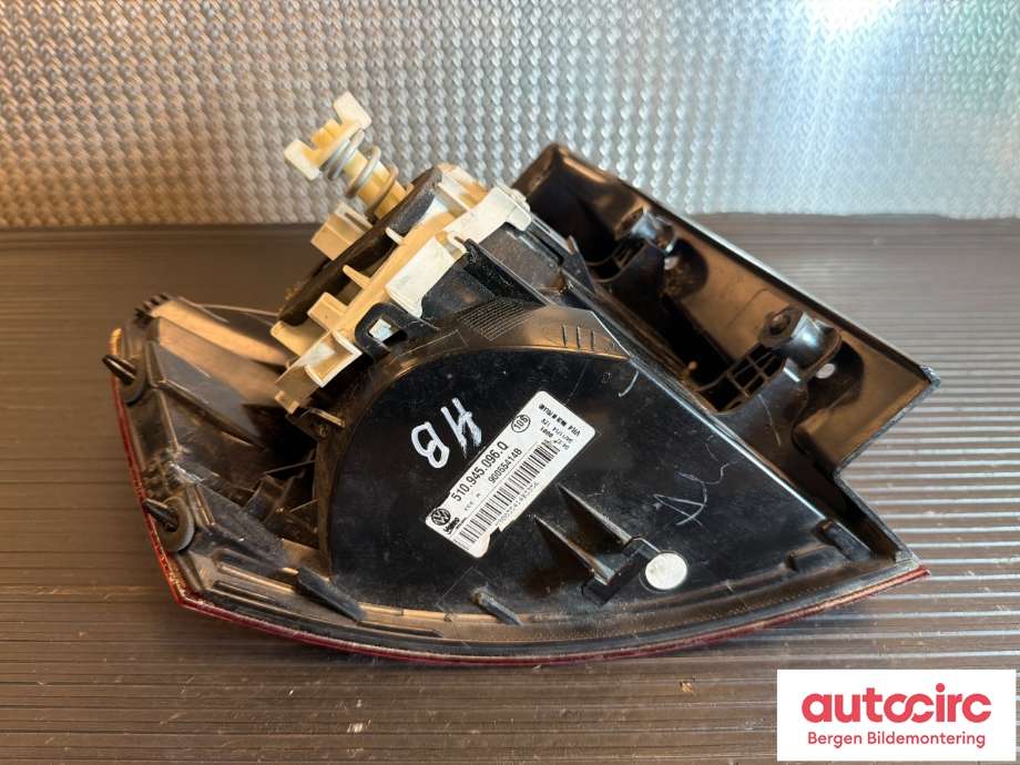 Baklykt høyre til VW Golf Sportsvan 2014-2018 (VOLKSWAGEN|510 945 096 AF|)