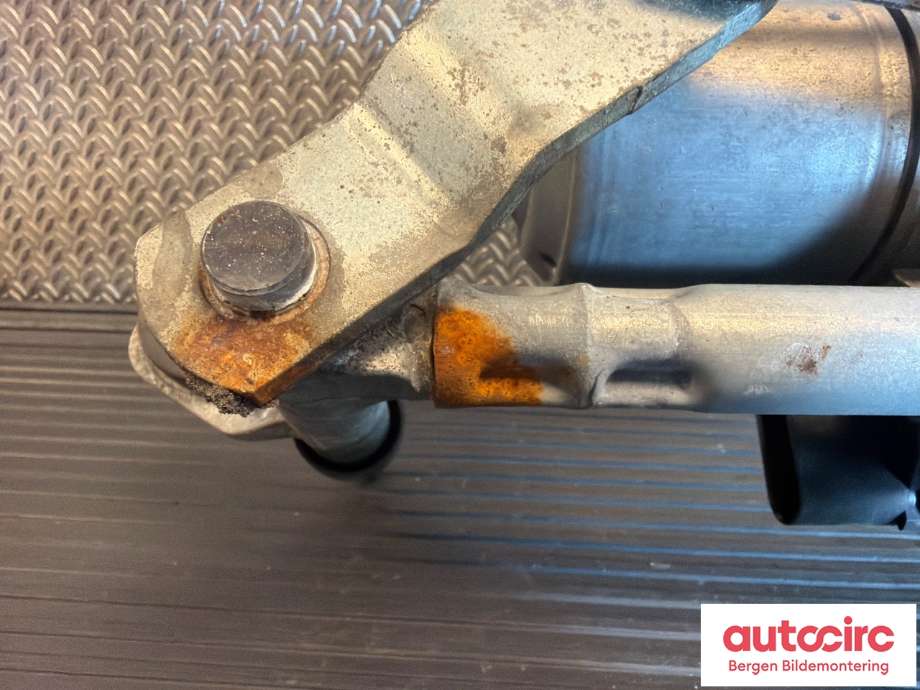 Viskermotor frontrute til VW Golf Sportsvan 2014-2018  (VOLKSWAGEN|517 955 023 C||517 955 023 B)