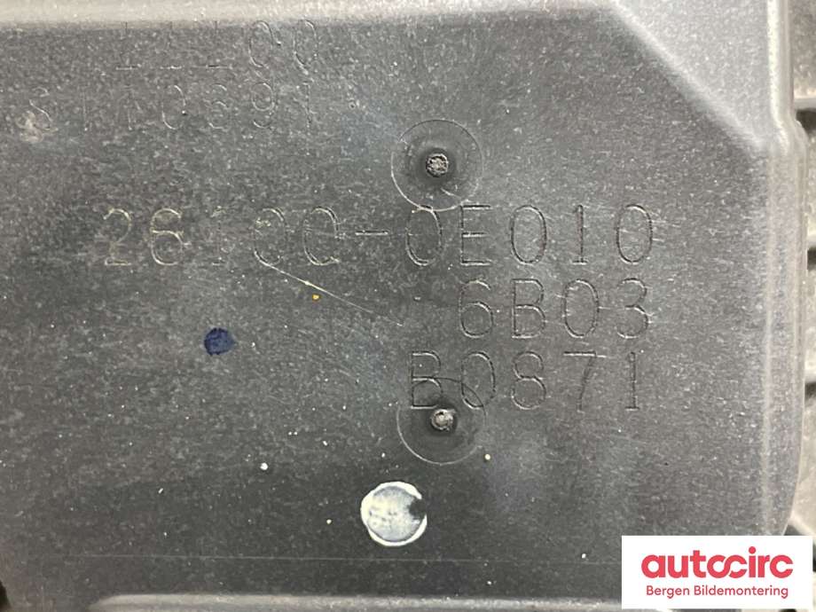 Spjeldhus til Toyota Hilux 2016-2020  (TOYOTA|26100-0E010|)