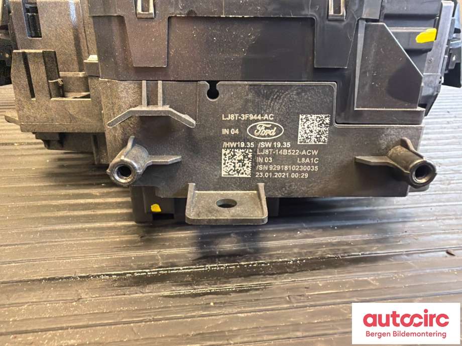 Bryter combi til Ford Mustang Mach-e 2020-->>  (FORD (US)||2496064|2482417)