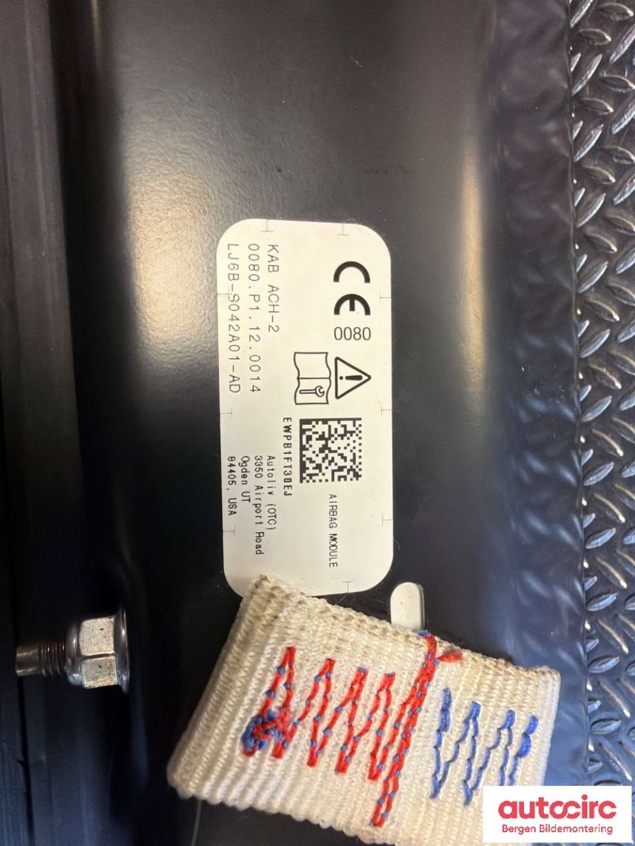Airbag kne til Ford Mustang Mach-e 2020-->> (FORD (US)|2678324|)