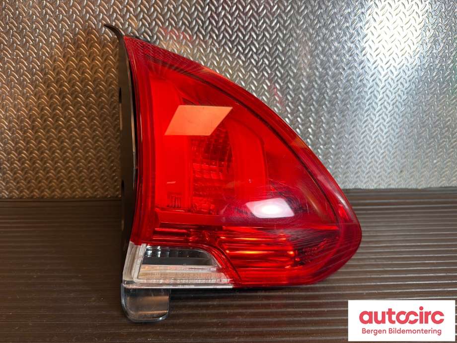Baklykt venstre indre til Peugeot 2008 2013-2019 (Type I) (PEUGEOT|96 780 744 80|)