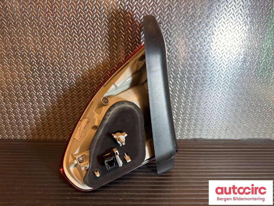 Baklykt venstre indre til Peugeot 2008 2013-2019 (Type I) (PEUGEOT|96 780 744 80|)