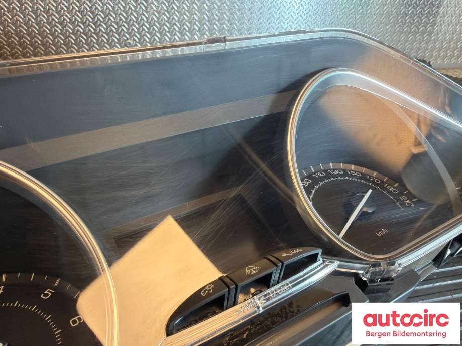 Instrumentpanel til Peugeot 2008 2013-2019 (Type I)  (PEUGEOT|98 054 071 80|98 227 036 80|9611496380)