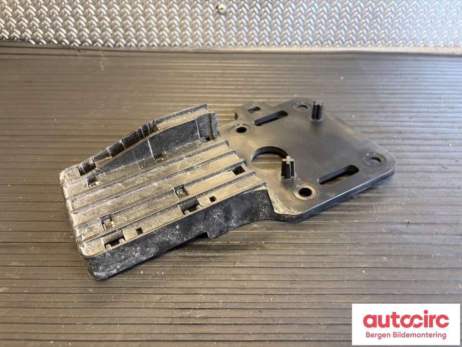 Sensor radar til Ford Mustang Mach-e 2020-->> (FORD (US)|2598574|)