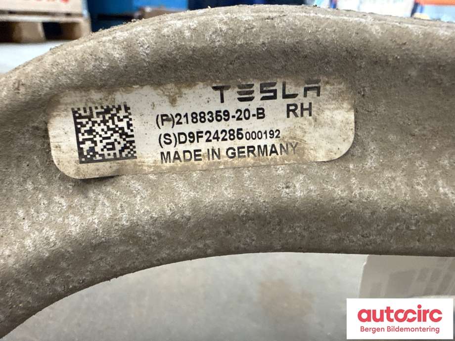 Bærebru høyre foran nedre til Tesla Model Y 2021-2024 (Type I)  (TESLA|2188359-20-B|)