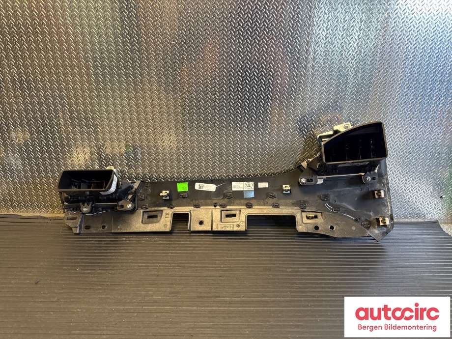 Dashbord friskluftdyse til Tesla Model X 2016-->>  (TESLA|1096880-00-A|1042771-11-C|1096879-00-A)