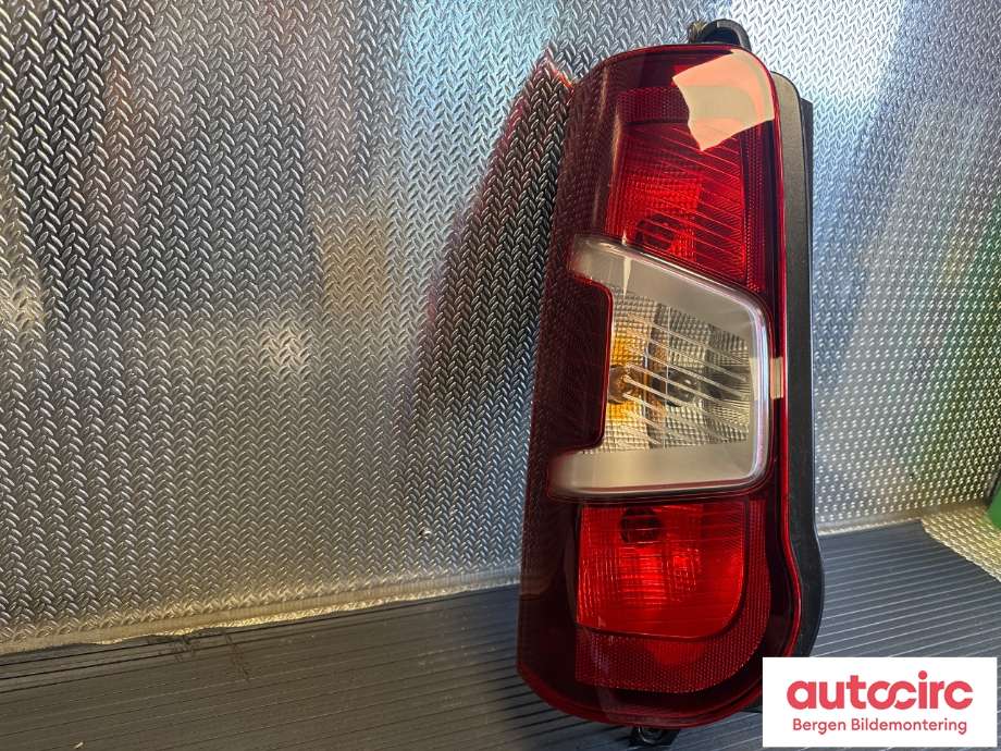 Baklykt venstre til Peugeot Partner 2019-->> (Type III) (PEUGEOT|98 192 358 80|)
