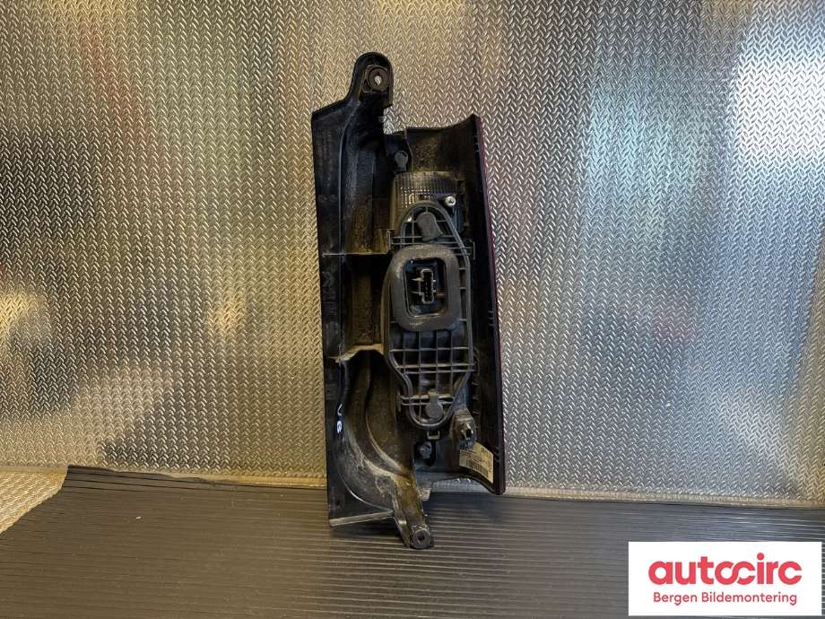 Baklykt venstre til Peugeot Partner 2019-->> (Type III) (PEUGEOT|98 192 358 80|)