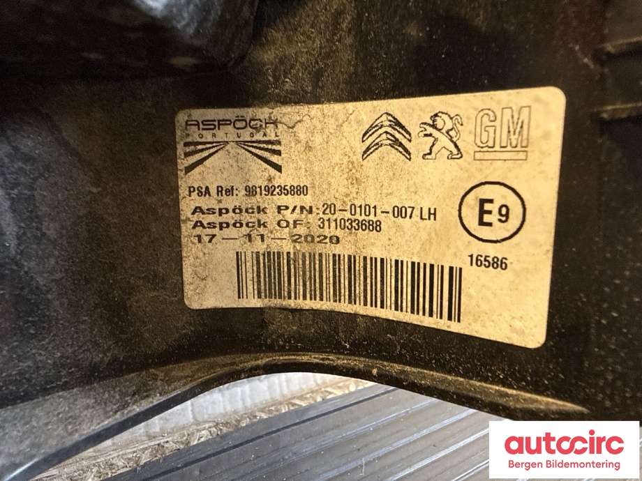Baklykt venstre til Peugeot Partner 2019-->> (Type III) (PEUGEOT|98 192 358 80|)
