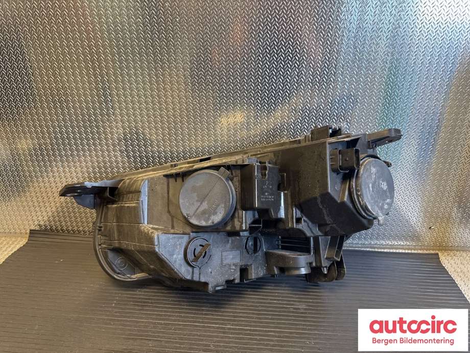 Frontlykt høyre halogen til Peugeot Partner 2019-->> (Type III) (PEUGEOT|98 168 268 80|)