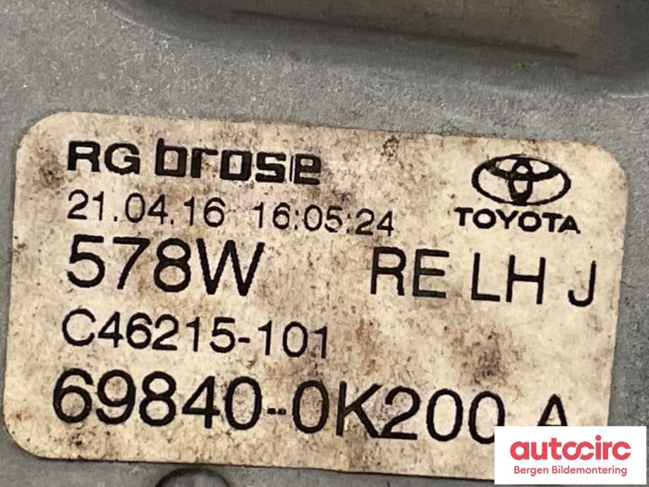 Ruteheis venstre til Toyota Hilux 2016-2020  (TOYOTA|698040K120||69840-0K200 A)