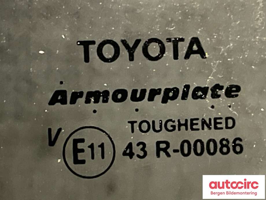 Siderute venstre bak til Toyota Hilux 2016-2020  (TOYOTA|681140K250|)