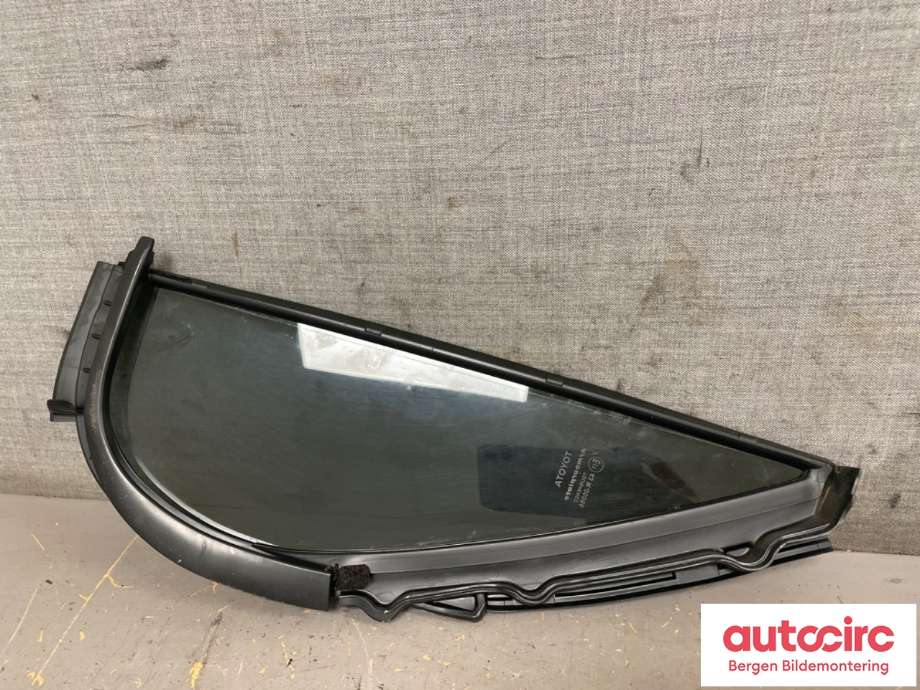 Diverse deler til Toyota Hilux 2016-2020 (TOYOTA|681240K260|)
