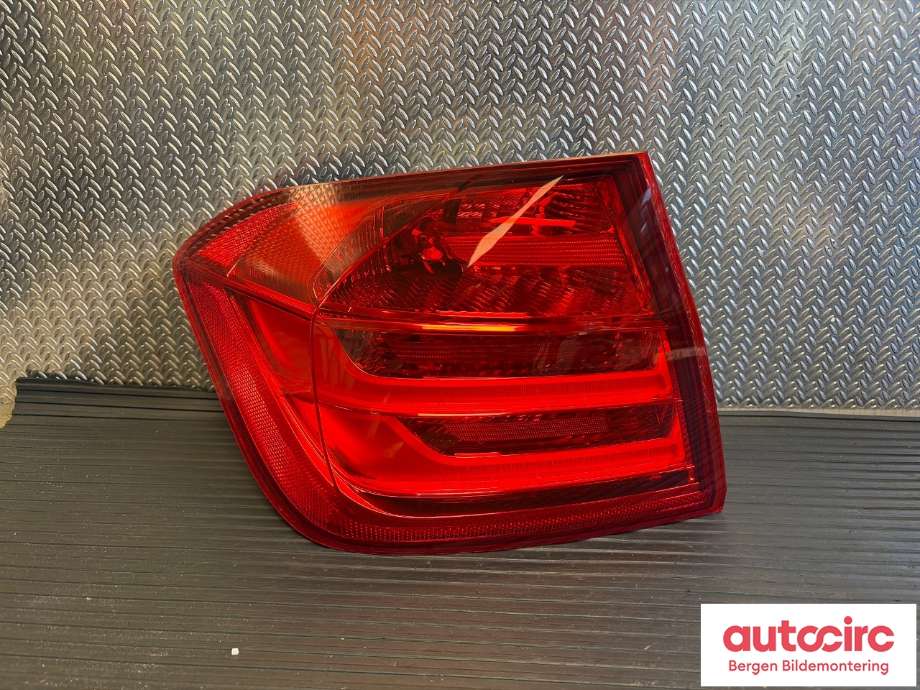 Baklykt venstre til BMW 3-Serie, 2012-2018 (F30/F31/F34) (F30/F31/F34) (BMW|63 21 7 313 039)