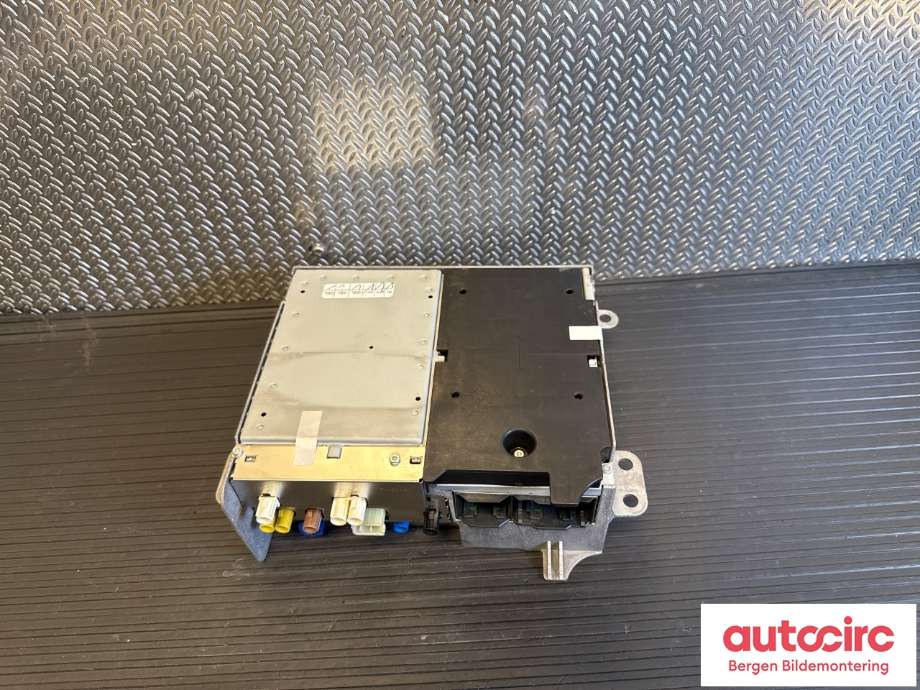 Bilstereo forsterker til Mercedes Sprinter 2018-->> (907/910) (907/910) (MERCEDES|A 247 900 19 12|A 247 900 73 06|)