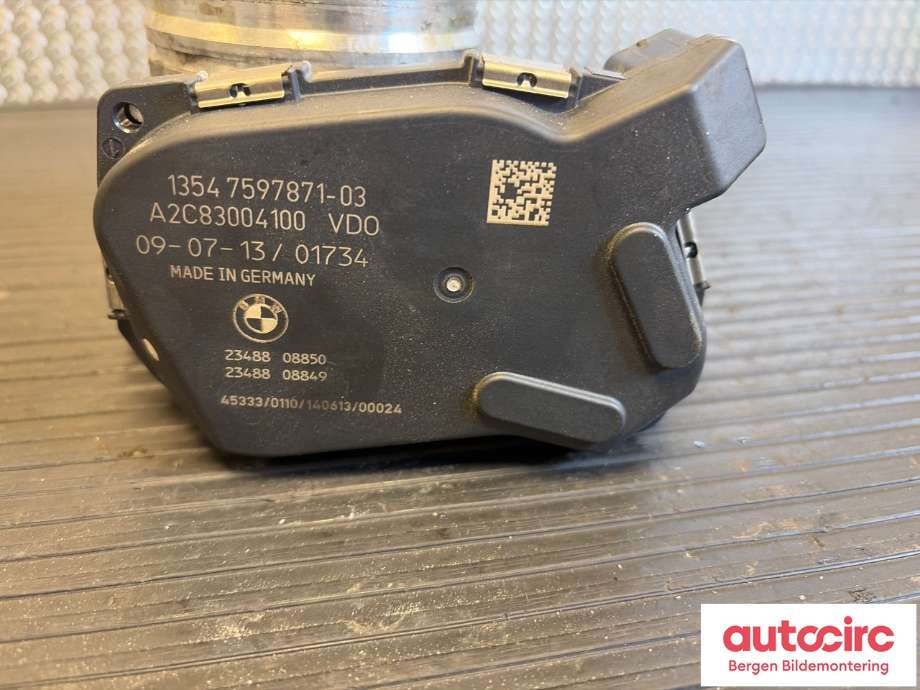 Spjeldhus til BMW 3-Serie 2012-2018 (F30/F31/F34) (F30/F31/F34) (BMW|13 54 7 597 871|)