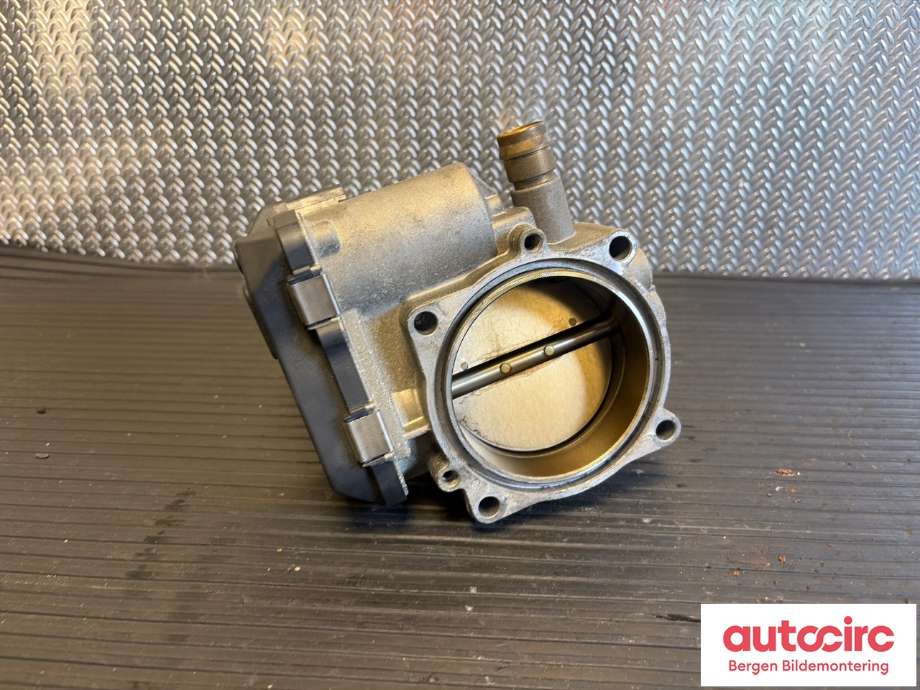Spjeldhus til BMW 3-Serie 2012-2018 (F30/F31/F34) (F30/F31/F34) (BMW|13 54 7 597 871|)