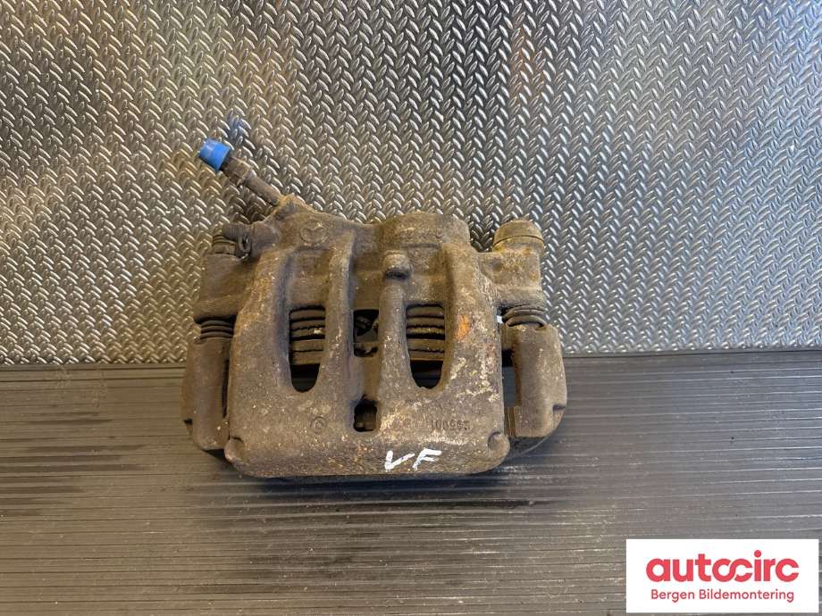 Bremsecaliper venstre foran til Mercedes Sprinter, 2018-->> (907/910) (907/910) (MERCEDES|A 907 421 51 00)