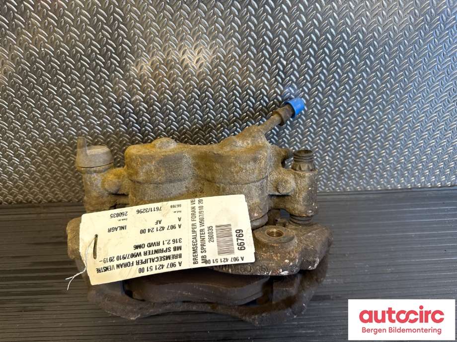 Bremsecaliper venstre foran til Mercedes Sprinter 2018-->> (907/910) (907/910) (MERCEDES|A 907 421 51 00|A 907 421 24 00|)