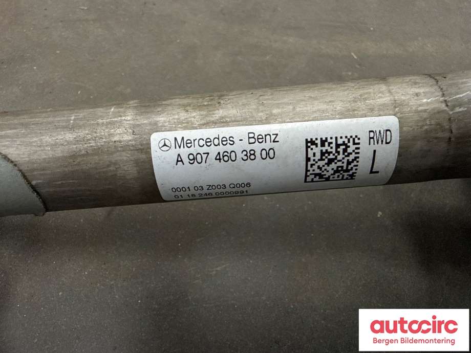Rattaksel til Mercedes Sprinter 2018-->> (907/910) (907/910) (MERCEDES|A 907 460 81 04|A 907 460 44 02|)