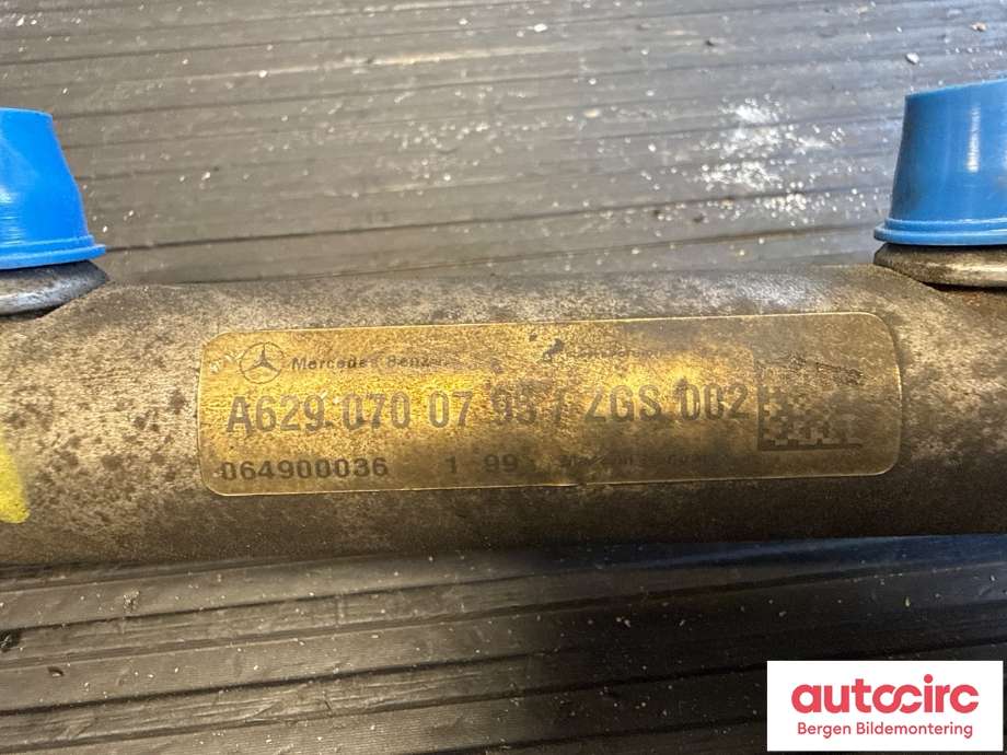 Dyseskinne (fuelrail) til Mercedes GL 2006-2012 (X164) (X164) (MERCEDES|A 629 070 07 95|A 629 070 04 95|A 629 070 16 95)