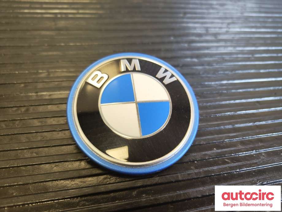Emblem til BMW iX, 2021-->> (I20) (I20) (BMW|51 14 5 A24 578)