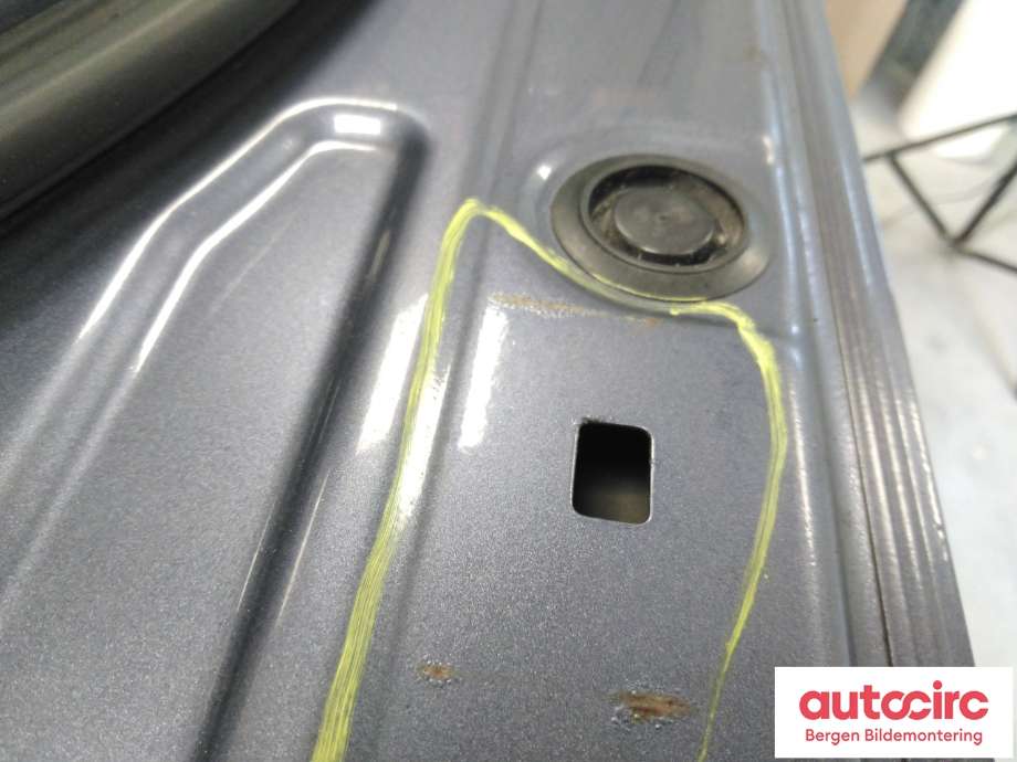 Dør venstre foran til Toyota RAV4 2013-2015 (Type IV, Fase 1) (TOYOTA|670020R100|6700242150|)