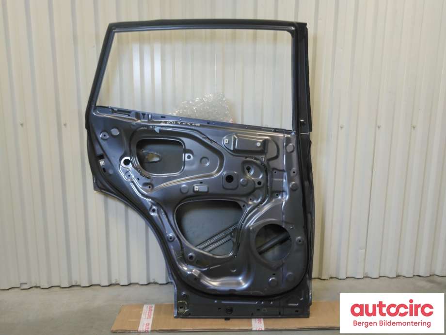 Dør venstre bak til Toyota RAV4 2013-2015 (Type IV, Fase 1) (TOYOTA|670040R110|6700442180|)