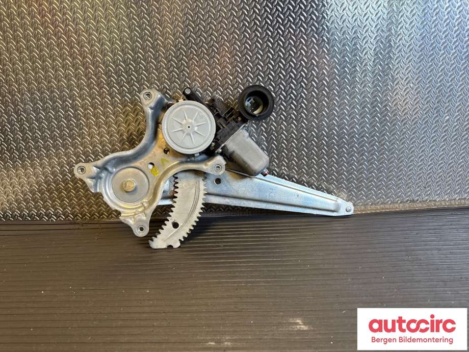 Ruteheis til Toyota RAV4 2013-2015 (Type IV, Fase 1) (TOYOTA|6980442050|)