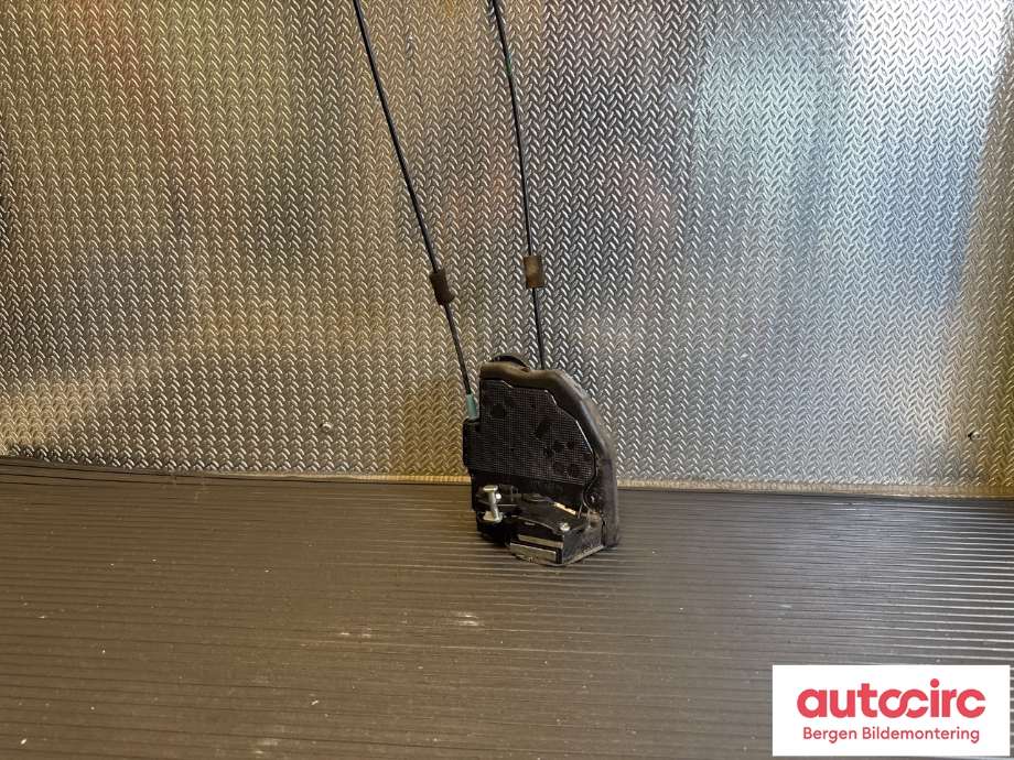 Låsekasse venstre bak til Toyota RAV4 2013-2015 (Type IV, Fase 1) (TOYOTA|6906033120|)