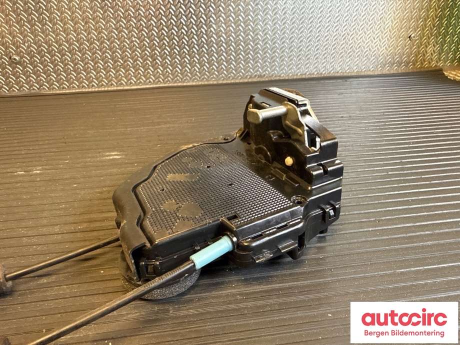 Låsekasse venstre bak til Toyota RAV4 2013-2015 (Type IV, Fase 1) (TOYOTA|6906033120|)
