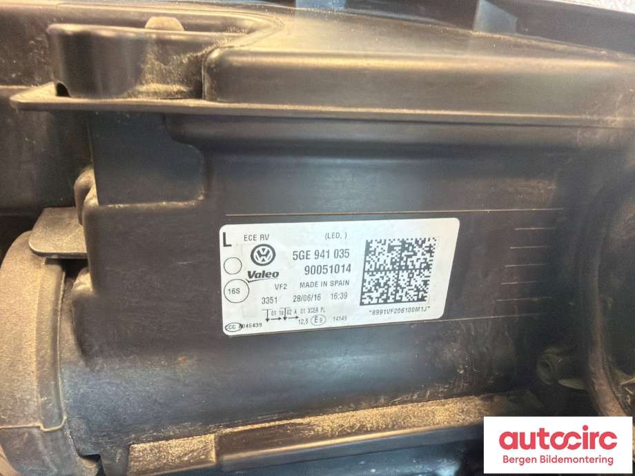 Frontlykt venstre halogen til VW e-Golf 2014-2017 (Fase 1)  (VOLKSWAGEN|5GE 941 773||5GE941035)