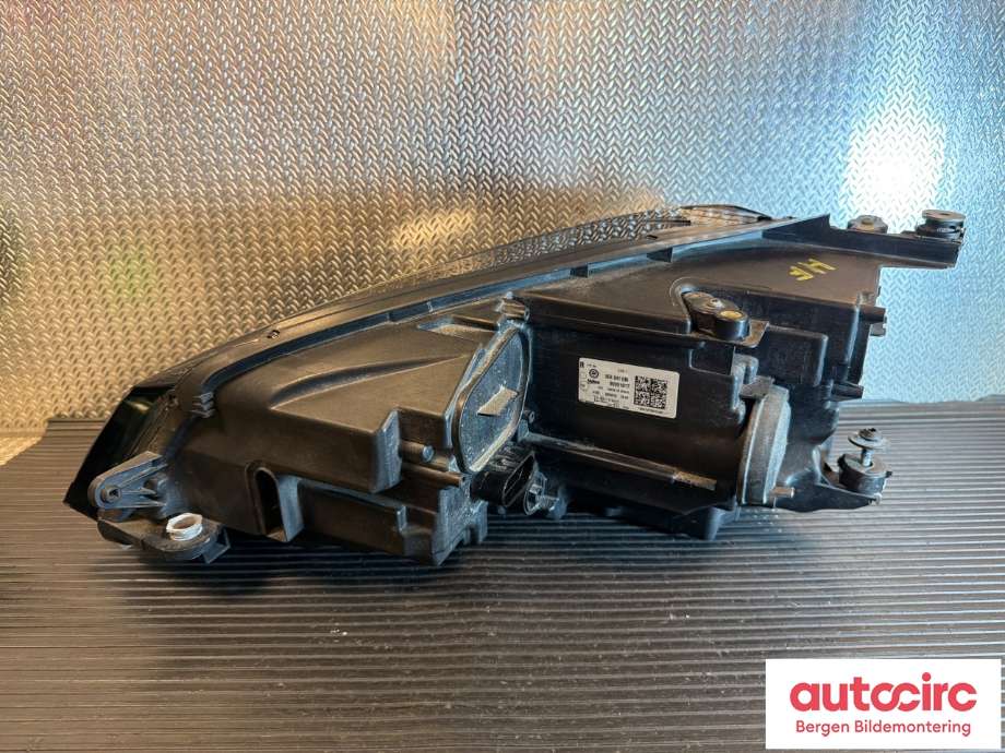 Frontlykt høyre halogen til VW e-Golf 2014-2017 (Fase 1)  (VOLKSWAGEN|5GE 941 774||5GE 941 036)