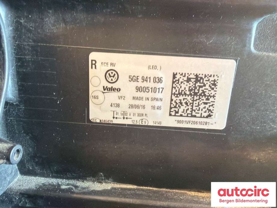Frontlykt høyre halogen til VW e-Golf 2014-2017 (Fase 1)  (VOLKSWAGEN|5GE 941 774||5GE 941 036)