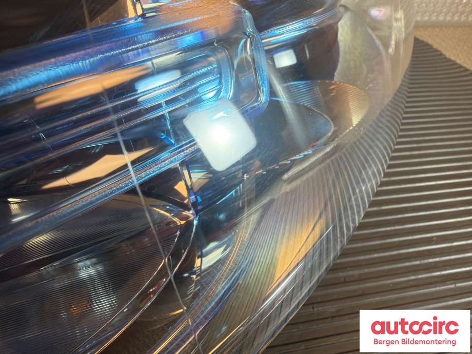 Frontlykt høyre halogen til Renault Zoe 2013-2019 (Fase 1) (RENAULT|260109891R|)