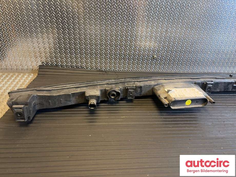 Frontlykter til Mercedes EQB 2022-->>  (A 243 906 32 00|)