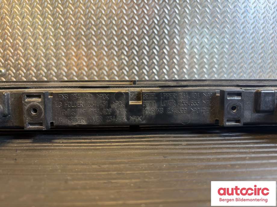 Frontlykter til Mercedes EQB 2022-->>  (A 243 906 32 00|)