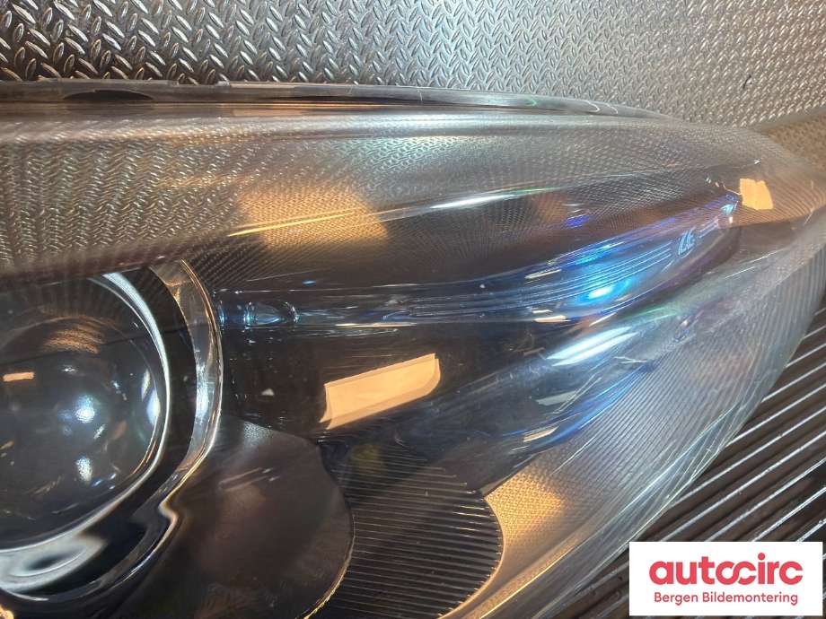 Frontlykt høyre halogen til Renault Zoe 2013-2019 (Fase 1)  (RENAULT|260109891R|)