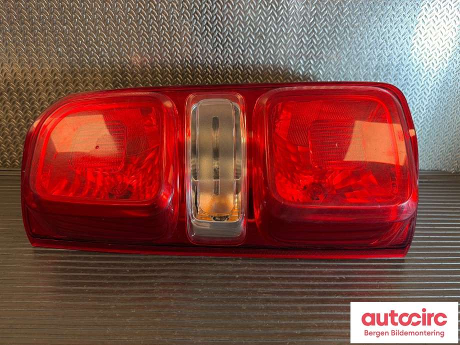 Baklykt venstre til Toyota Proace, 2016-->> (Type II)  (TOYOTA|SU001A4081)