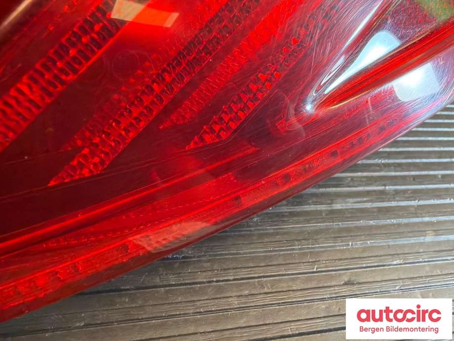 Baklykt venstre til Mercedes R-Klasse 2006-2013 (W251) (W251) (MERCEDES|A 251 820 15 64|)