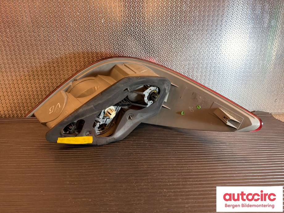 Baklykt venstre til Mercedes R-Klasse 2006-2013 (W251) (W251) (MERCEDES|A 251 820 15 64|)