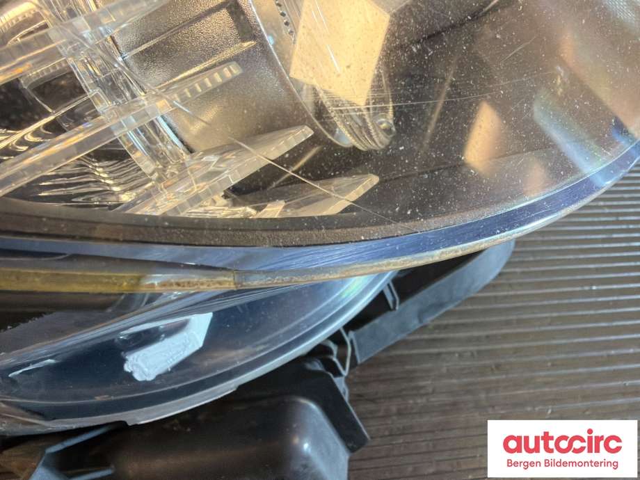 Frontlykt høyre halogen til BMW 5-Serie 2003-2010 (E60/E61) (E60/E61) (BMW|63 12 7 177 728|)